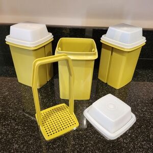 3 Tupperware Pickle Keepers